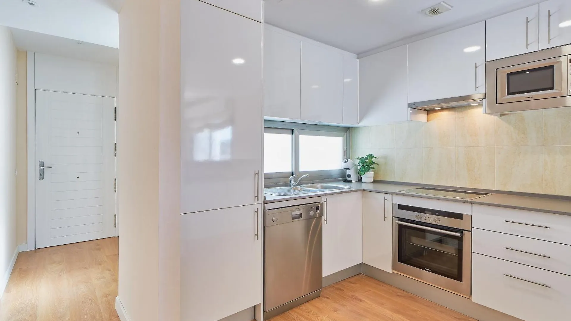 Vitania I Resort Penthouse With Jacuzzi 라칼라데미야스