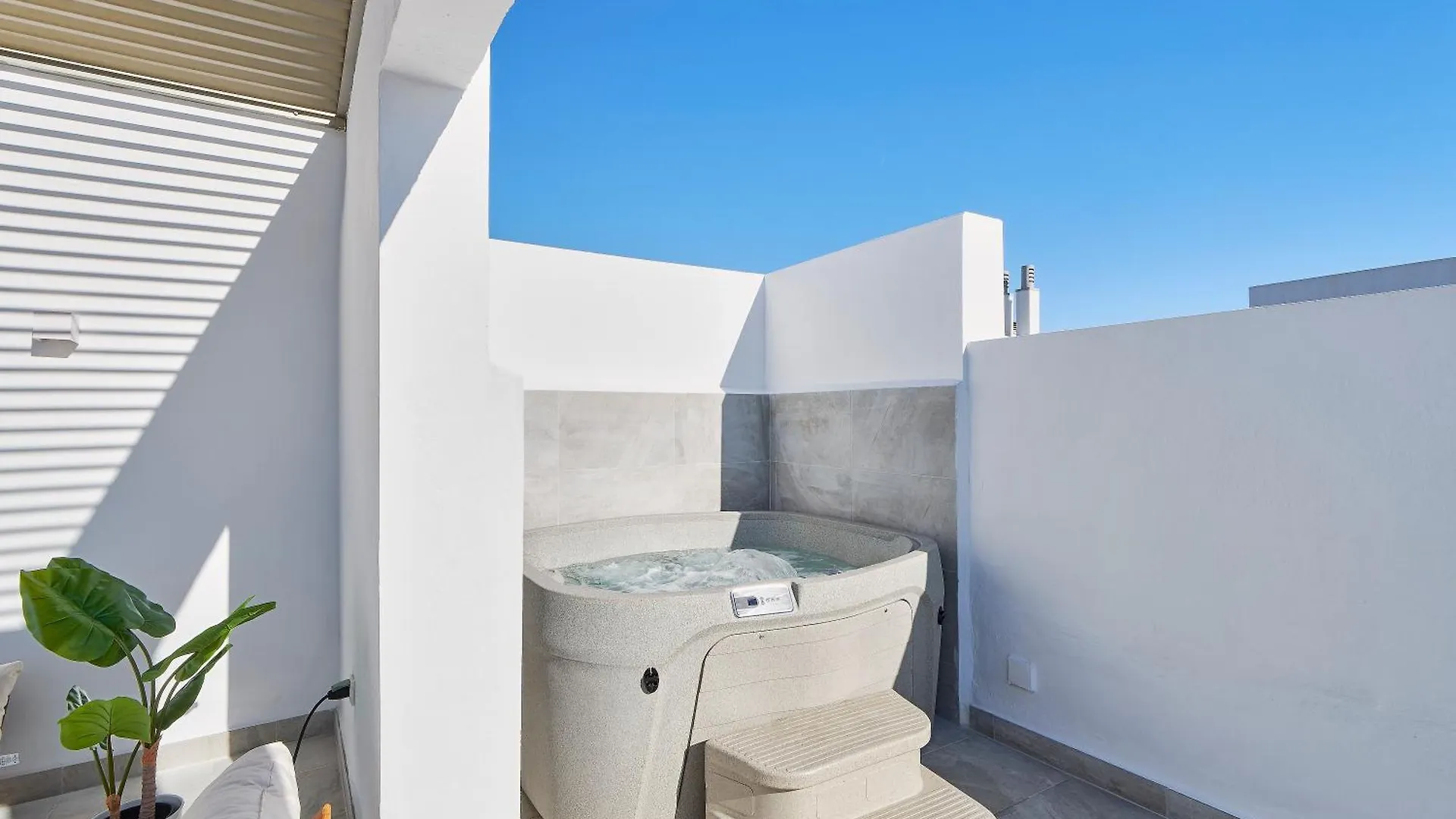 Vitania I Resort Penthouse With Jacuzzi 라칼라데미야스 아파트